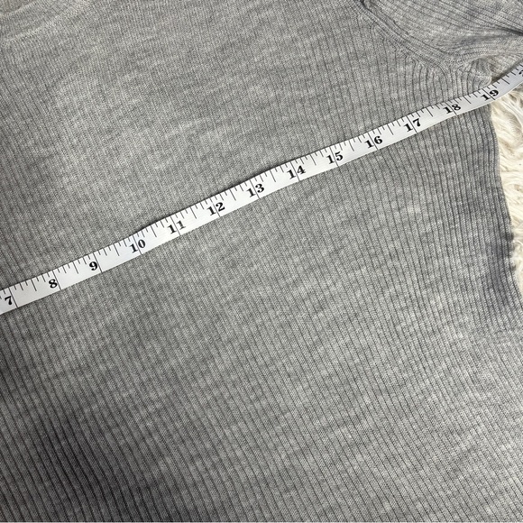 New Madewell Ruffle Shoulder Ribbed Knit Pullover Top Gray | Size L - Picture 9 of 13